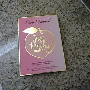Too faced peachy matte pallet